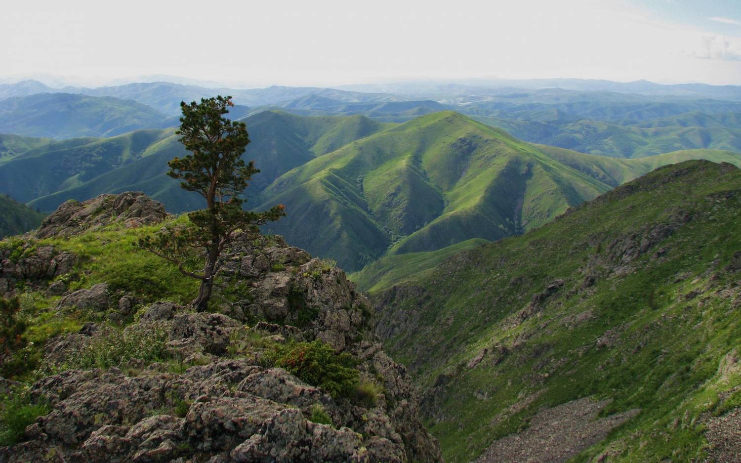 Горы Серебрянска Казахстан